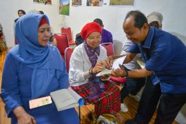 Peluncuran buku Zeynita Gibbons Page 3 Small