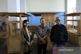 Pemkot Surakarta terima bantuan 100 gerobak dari Kalipepe Land