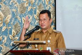 Wabup Belitung ajak masyarakat kibarkan bendera Merah Putih