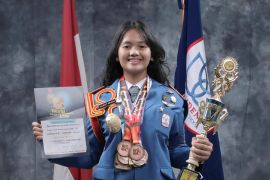 Kisah Audrey, Stick Master Marching Band pilih Fakultas Kedokteran President University