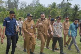 Kerap dilanda banjir, Wako Fadly Amran tinjau SDN 01 Pasar Laban
