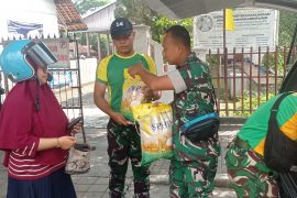 Gerakan pangan murah, TNI AD dan Bulog gelar bazar beras