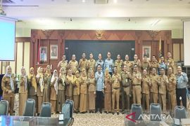 Kemenkum berikan gelar non-akademik NLP kepada 18 kades di Kalsel