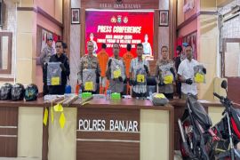 Komplotan jambret spesialis sasar perempuan dibekuk di Banjar