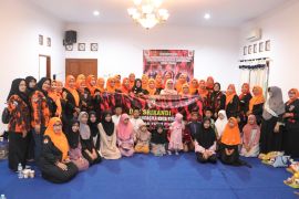 Srikandi Pemuda Pancasila dan Wawalkot Tegal santuni  yatim piatu