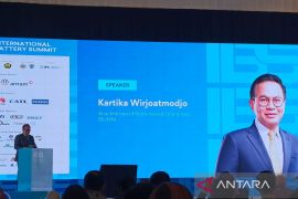 Wamen BUMN  dorong produsen EV di RI gunakan baterai berbasis nikel