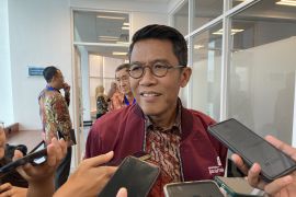 Ketua Komisi XI yakin masyarakat tetap percaya menyimpan uang di bank