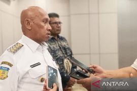 Pemkab Biak sediakan armada bus angkut siswa di Pulau Numfor