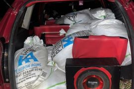 Satuan Narkoba Polres SBB sita 900 liter sopi dalam operasi anti narkotika salawaku