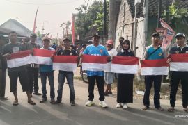 Warga Prambontergayang Tuban pasang Merah Putih tepis isu One Piece