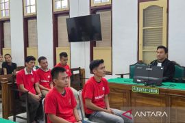 Lima pemuda di Medan didakwa jadi kurir 46 kg ganja dituntut 18 tahun penjara