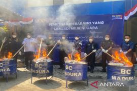 Bea Cukai Madura musnahkan 20 juta batang rokok ilegal