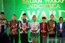 Gubri Abdul Wahid Raih BWI Awards 2025 untuk Indek Wakaf Tertinggi