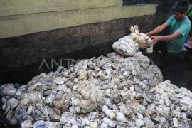 Pemprov imbau karet mentah Aceh tak dijual keluar daerah