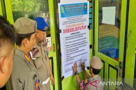 Satpol PP segel dua tempat hiburan malam di Mandailing Natal
