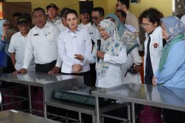 Kunjungi SMK, Gubernur Malut bersama Deputi III Kastaf Presiden pantau program MBG