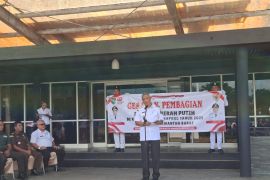 Bengkayang imbau warga tidak pasang bendera lain selain merah putih