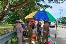 Pemprov Sulbar sosialisasi penertiban PKL di ruas Jalan Arteri Mamuju