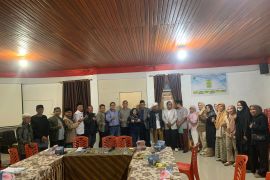 Gerak cepat Bupati Solok: Gubuk reyot nenek Jusmaniar segera berganti rumah layak huni