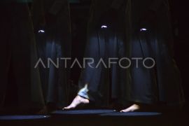 Pertunjukan seni kontemporer di Padang Page 1 Small