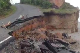 Pemprov Bengkulu desak Kementerian PU segera perbaiki jalan eks nasional Bintunan-Urai