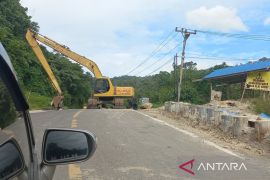 8 Agustus, Jalinsum Batu Jomba boleh dilintasi kendaraan roda enam, asal tonase segini