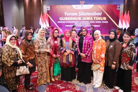 Khofifah mengajak warga Jatim di Lampung guyub rukun dan bersatu