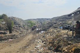 Masyarakat desak Pemkab Karawang kelola sampah secara modern di TPA Jalupang
