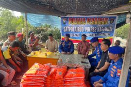 Polres Karimun edukasi keselamatan pelayaran bagi nelayan