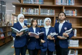 Nissa dan Ghitsa terpilih sebagai Ketua dan Wakil Ketua PUFA FADA President University 2025