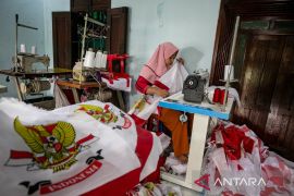 Menjelang HUT Ke-80 RI, permintaan umbul-umbul merah putih naik dua kali lipat