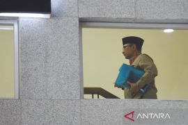 KPK sita dokumen dan barang bukti elektronik dari rumah Yaqut Cholil