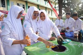 Siswa Sidoarjo peringati HKAN lewat daur ulang minyak jelantah