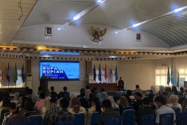 Unpatti-BI Maluku  beri literasi keuangan QRIS bagi mahasiswa