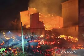 Api mengamuk! Dua rumah dan 7 gedung walet hangus terbakar di Tewang Kampung Katingan
