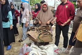 Pemkot Bengkulu pastikan warga manfaatkan program bank sampah