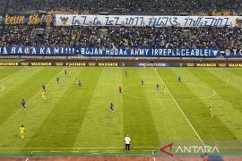 Barros dan Febri antar Persib menangi laga perdana lawan Semen Padang