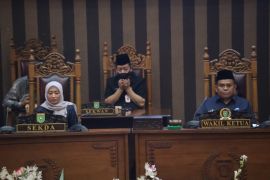 DPRD Tanah Bumbu dengarkan jawaban eksekutif terhadap pandangan fraksi