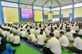 Direktur Polman Babel tuntut mahasiswa miliki semangat juang