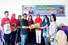 Dinas Nakertranskop UKM Barut tingkatkan keterampilan perajin anyaman rotan