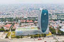 Bongkar muat kendaraan di Pelabuhan Indonesia naik 105 persen