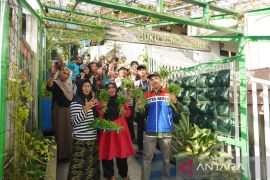 Kebun gantung Wasiat di Gunung Polisi