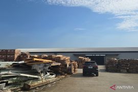 Gudang terbakar di Kabupaten Bekasi bukan aktivitas limbah B3