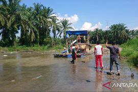 Satreskrim grebek tambang emas ilegal di Pasaman, satu orang pelaku diamankan