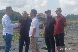 Bupati Badung dampingi Gubernur Bali sidak pembangunan di Pantai Berawa