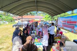Ratusan warga ramai belanja bapok hingga LPG di Pasar Murah Desa Dangu HST