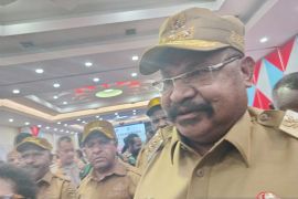 Gubernur Tabo pastikan masyarakat dukung pembangunan 2.200 rumah