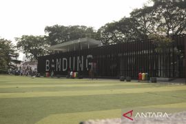 Pemkot menutup Alun-alun Bandung hingga November 2025 untuk revitalisasi