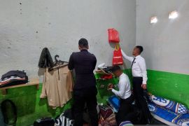 Berantas ancaman dari dalam, Rutan Lubuk Sikaping intensifkan razia blok hunian WBP