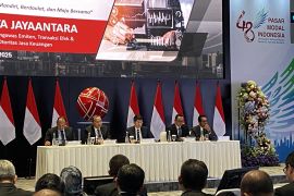 OJK catat penghimpunan dana di pasar modal capai 65 persen dari target 2025